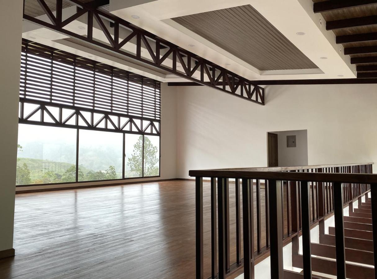 Arte De Plumas Birding Lodge Cartago Esterno foto
